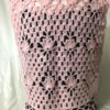 Gilet courte au crochet sans manches rose bébé – Image 3