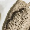 Sac au crochet au feuilles 3D en relief écru – Image 2