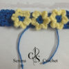 Serre-tête bleue avec fleurs jaune au crochet – Image 2