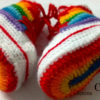Bottes de sport bébé l'arc en ciel au crochet – Image 3