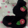 Chaussures bébé noir avec rose et ses feuilles au crochet
