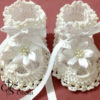 Chaussure bébé habillé perlé satiné blanc au crochet