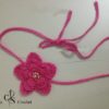 Serre-tête rose avec fleur à 5 pétales au crochet