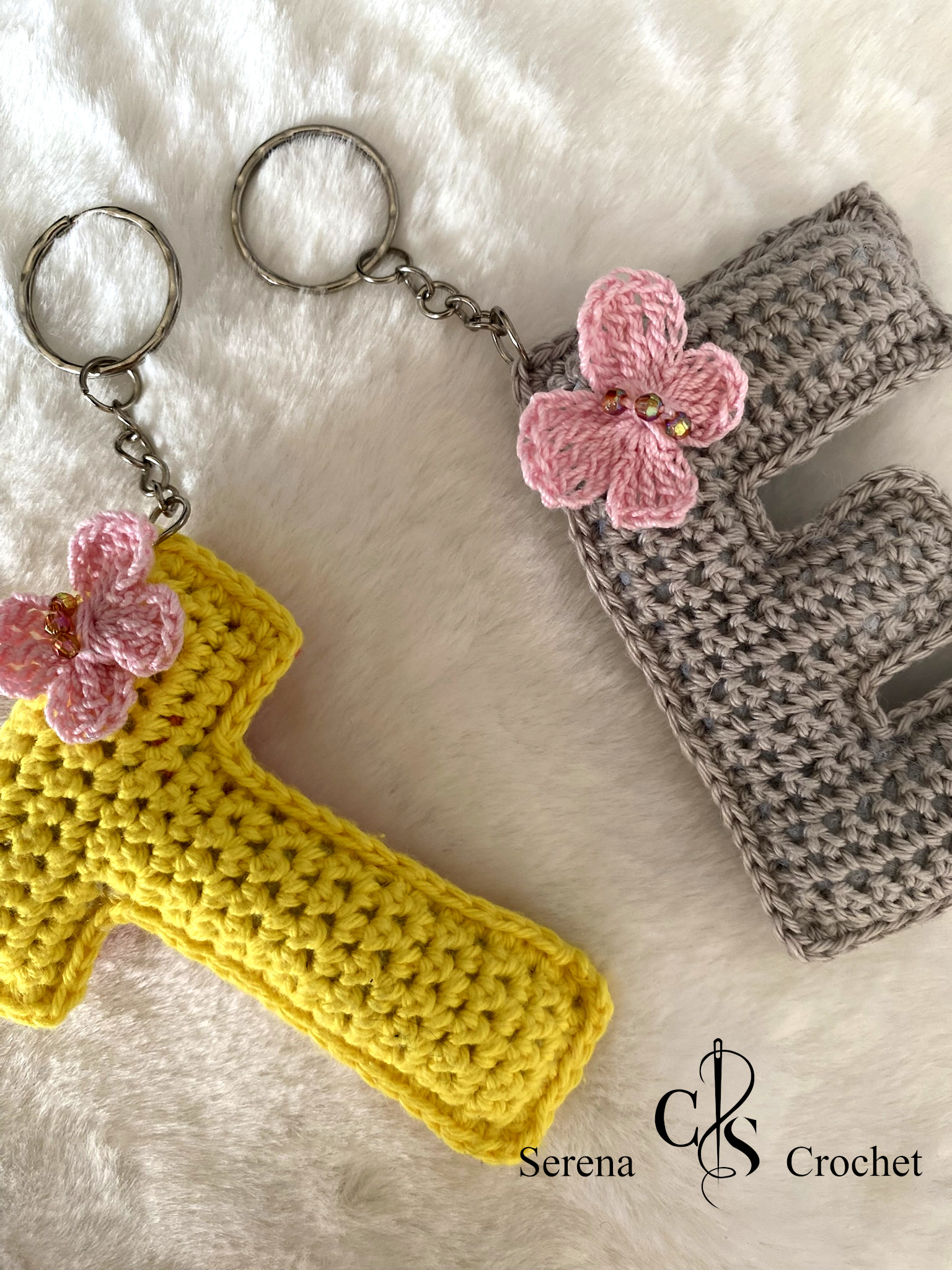 Porte-clés lettre personnalisé au crochet – Image 2